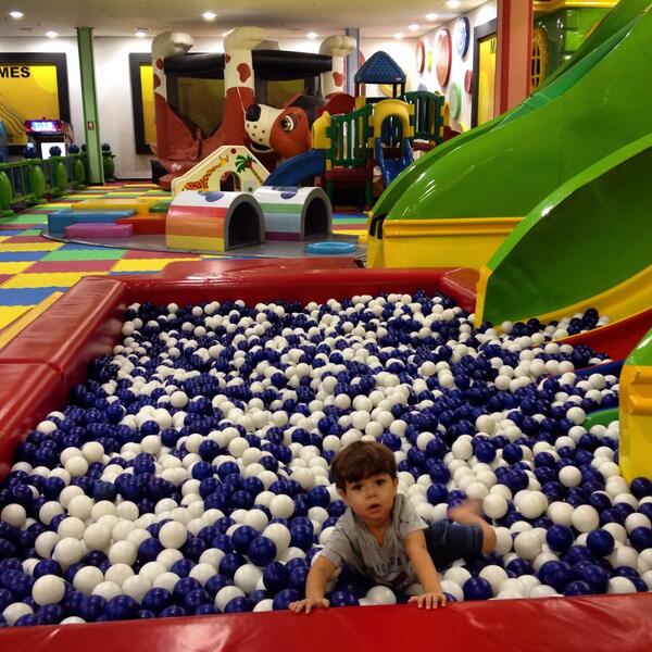 Passeio_Aguas's tweet image. A criançada se diverte no #MagicGames do @passeiodasaguas! Não conhece ainda? Traga o seu filhote, ele vai adorar!