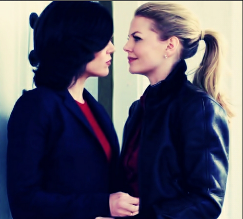 StrybrkeSwan's tweet photo. Pure eyesex... #SwanQueen http://t.co/AikZTXFzcV
