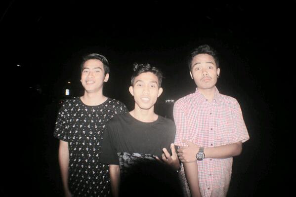 anggapower_rock's tweet photo. 3anak dunia malam @AnggapowerRock @made_modo @kadekonok !! http://t.co/JkyaAK134H