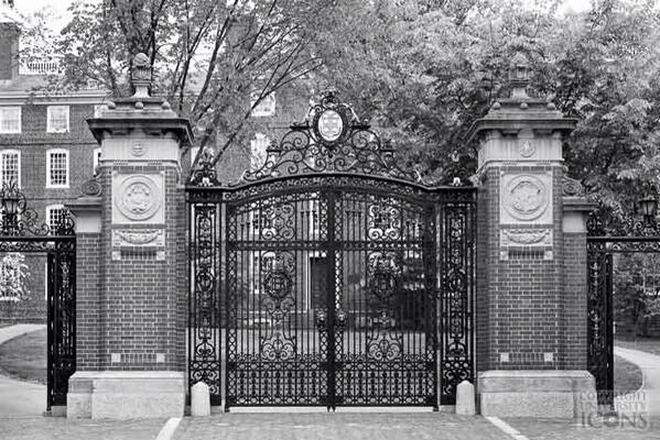 universityicons's tweet photo. @BrownUniversity Ahh - those beautiful gates! Congratulations #Brown2014 alumni! http://t.co/L0CGIyl6Wm