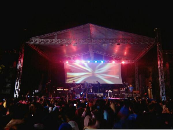 twitchangcuters's tweet photo. Now @OM_SMAN4BJN #smapasukasuka #visualistour2014 mari bergetar.. http://t.co/INa79J9B8w