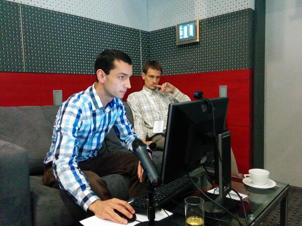 experienceu's tweet photo. Na UX konferenci naši výzkumnící ukázali uživatelské testování naživo #uxkonference http://t.co/Rnr4p8ot4r