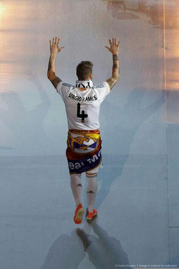 FutbolModerno_'s tweet photo. "Después que anoté; Iker me dijo: 'Tú eres el puto amo de la DÉCIMA".

SERGIO RAMOS http://t.co/pX1T9pOCgF