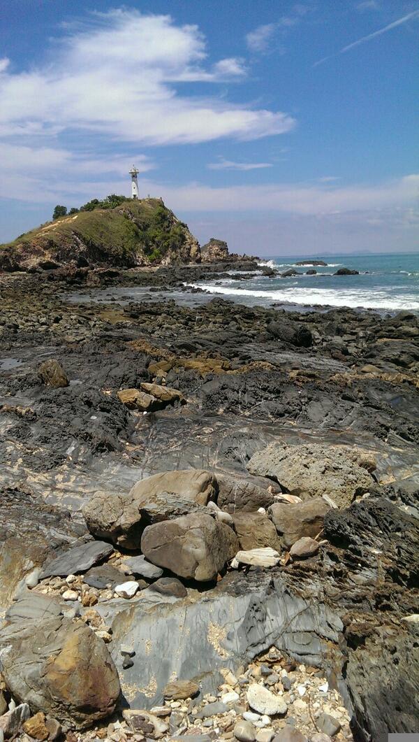 hwijaya's tweet photo. @RichardBarrow Koh Lanta is safe and clean. http://t.co/8tHhTNwUtn