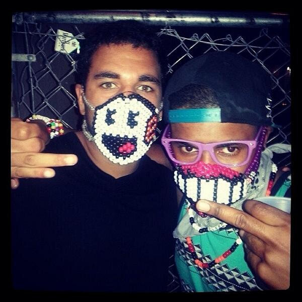EmazingLights's tweet photo. @the_mad_dabber_530 with dat Dank Mask #emazinglights #dankhead #kandi #mask #edm #gloving #glovingisnotacrime http://t.co/nWid2gs5Z8
