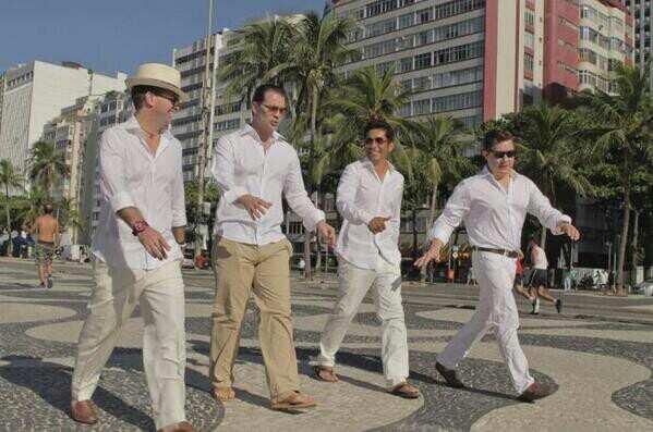 GarciaPosti's tweet photo. Cuarteta de padrotes! Jorge Campos, @Antonio_Rosique, @martinolimx y su Majestad en @caipirinhasun http://t.co/e0Uuaa8ZbL