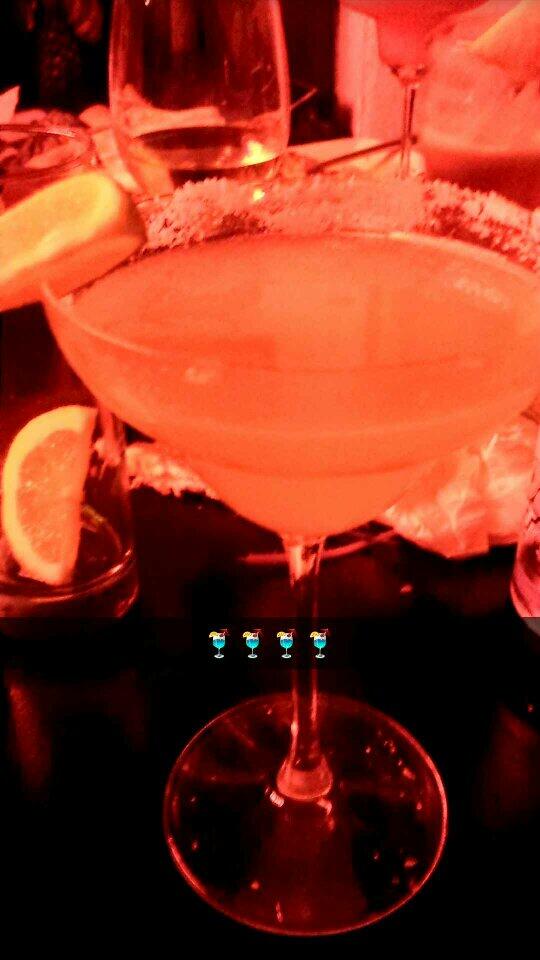 JenButtimer's tweet image. B day drinks for my sis 🎊🎉🍹