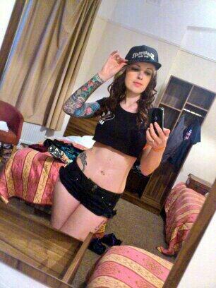 So this was my look for @SandymanChop Saturday at @BritishTattoo :) #pinup #tattoo #BumdayMonday #selfie