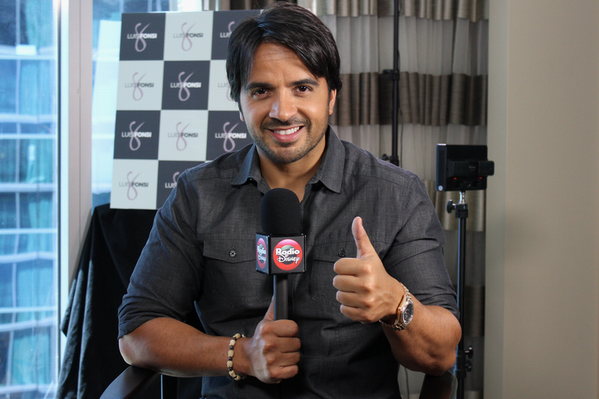 RadioDisneyLA's tweet image. Esta semana, no te pierdas en tu radio la entrevista a solas con @luisfonsi presentando su nuevo álbum 8.