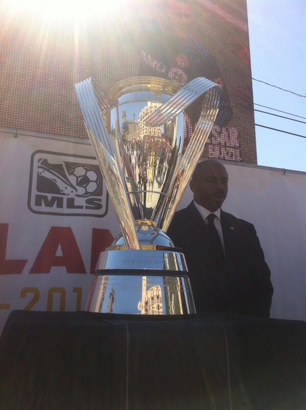 House Curve tweet media