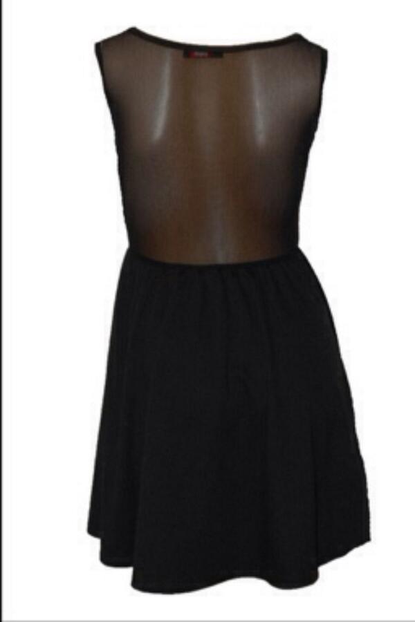 Tumodas1's tweet photo. Vestido por detras http://t.co/35GzglU551
