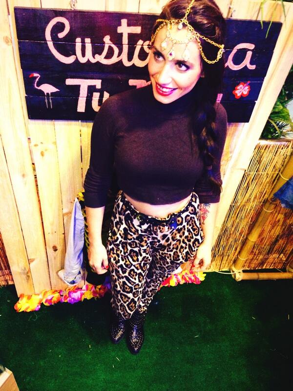 Lydiapower's tweet image. #bindus tus cadenitas para el pelo inspiración hindú @missluali en @Lyelcoco calle tallers 68 @flamingosgal