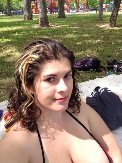 At the park! Hope all my American friends are having a good holiday! http://t.co/yJWTLHFBo0<a href="/tag/lovetheskinyourein"class="tags"><span>#lovetheskinyourein</span></a><a href="/tag/sizeshouldntmatter"class="tags"><span>#sizeshouldntmatter</span></a><a href="/tag/love"class="tags"><span>#love</span></a>
