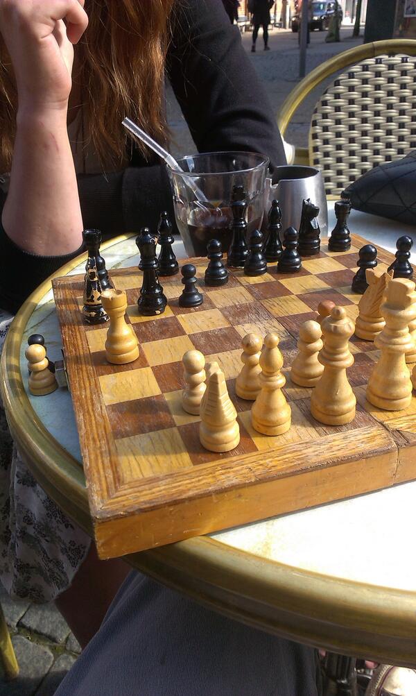 Ehmaikay's tweet image. @ElineStegmann får max smæk #chessfight