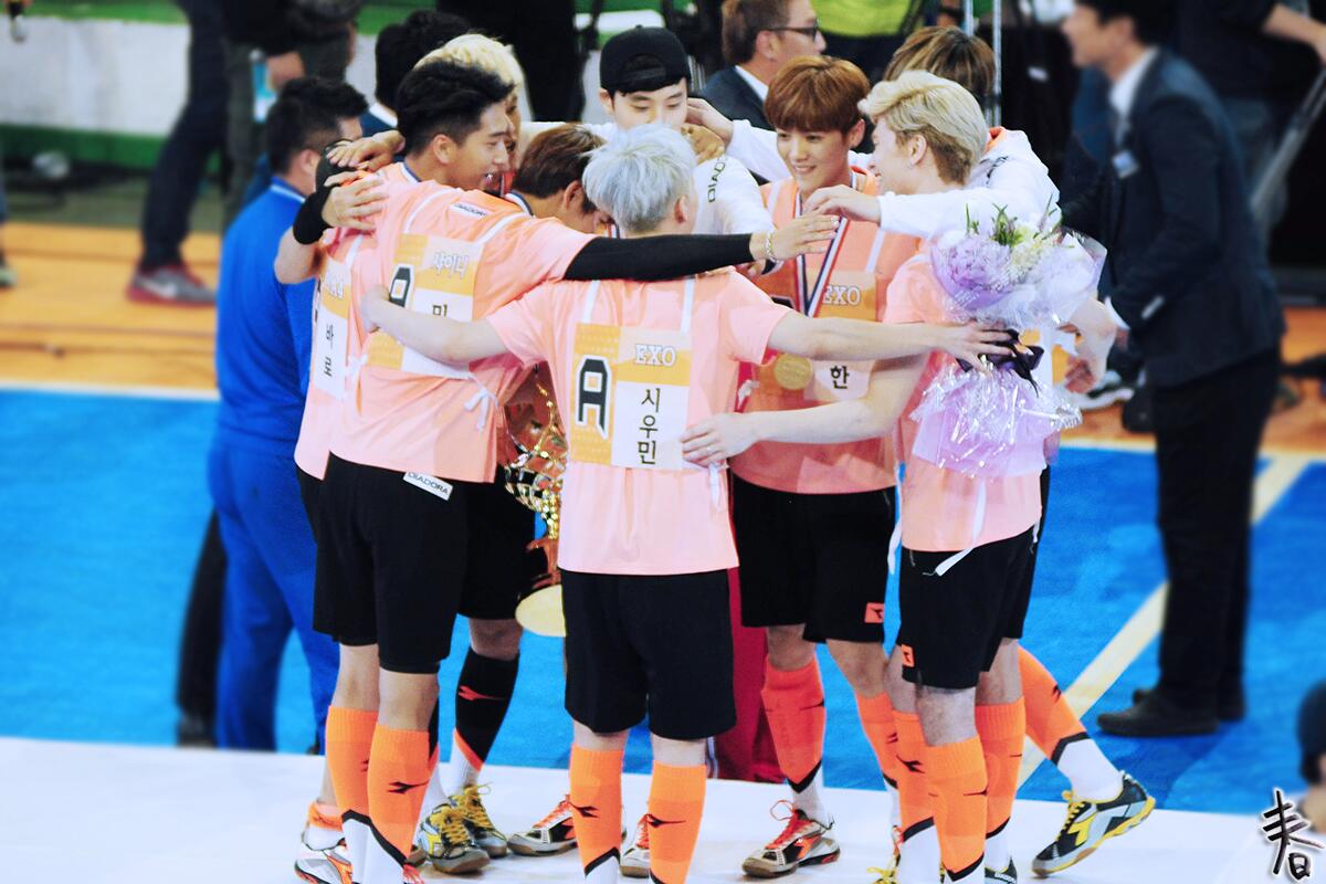 BolpNGmIQAAD2Hh.jpg:large