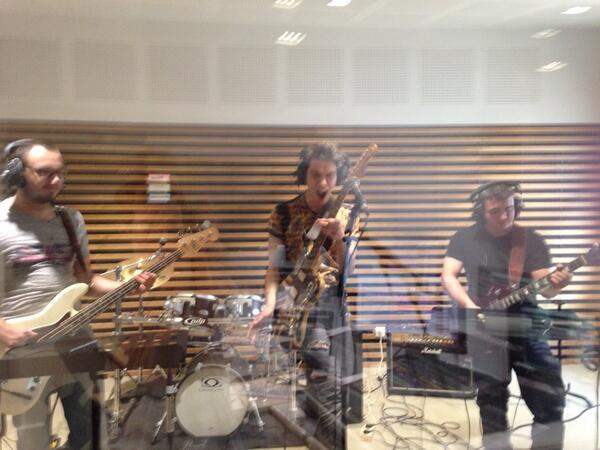 PartRomain's tweet image. Séance d'enregistrement du groupe KARNATIONS 😜🎸🎶🎤