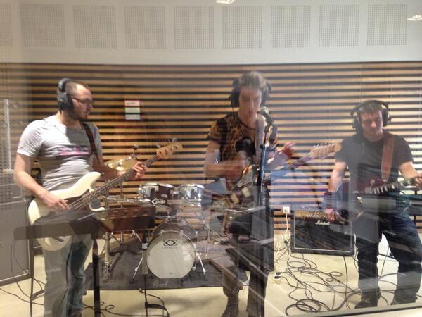 PartRomain's tweet image. Séance d'enregistrement du groupe KARNATIONS 😜🎸🎶🎤