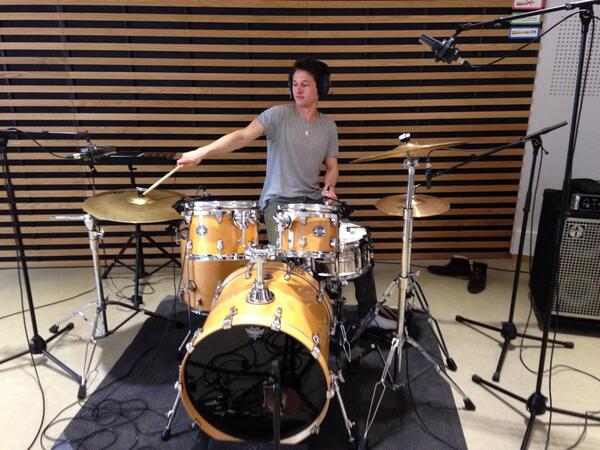 PartRomain's tweet image. Séance d'enregistrement du groupe KARNATIONS 😜🎸🎶🎤