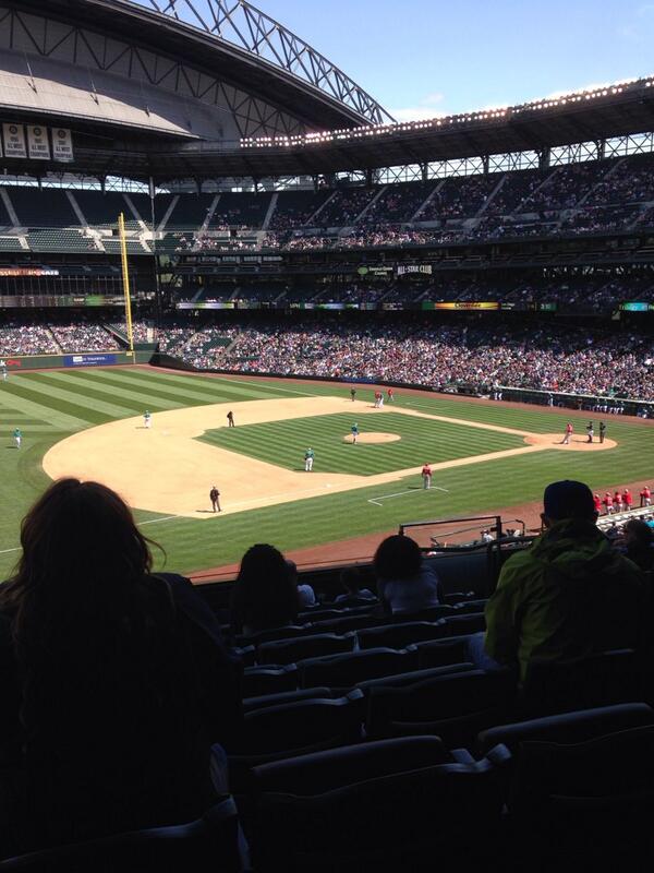 WendySueMoore's tweet photo. At the Mariner's game for Logan's 13th birthday!! #mariners http://t.co/sFKsYyTQsb
