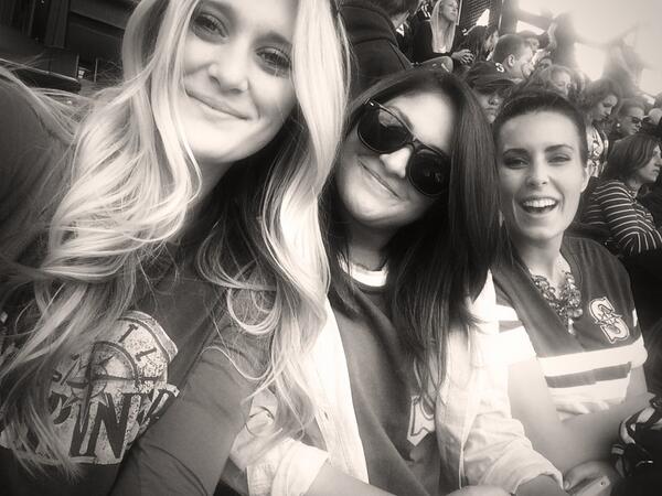 morganng23's tweet photo. A great day for some Mariners baseball. #GoMariners ⚾️ http://t.co/dkbhXkDBsd