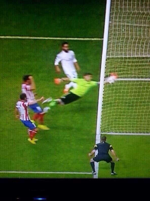 SoccerrProblems's tweet photo. Trying to save my grades like... http://t.co/Wo3xpJGbHG