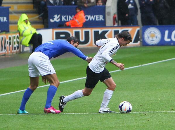 fallwithziam's tweet image. Foto HQ de Louis en el partido de caridad hoy 26 de Mayo en el estadio King Power en Leicester⚽️