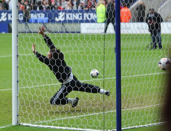 fallwithziam's tweet image. Foto HQ de Harry en el partido de caridad hoy 26 de Mayo en el estadio King Power en Leicester⚽️