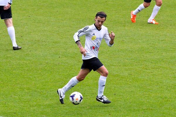 fallwithziam's tweet image. Foto HQ de Louis en el partido de caridad hoy 26 de Mayo en el estadio King Power en Leicester⚽️