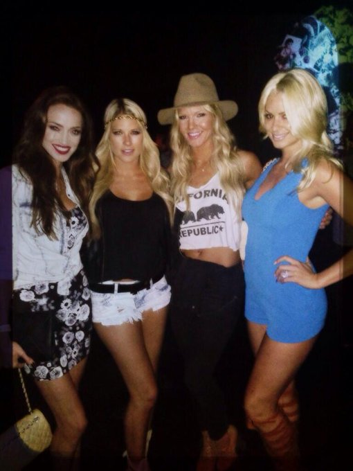 Watch Maryse Mizanin's leaked NSFW photo on TwXstars