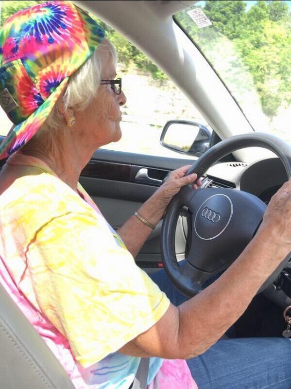clxnny's tweet photo. would love a Nanna like this😂😂 http://t.co/rPV8x2EjUh