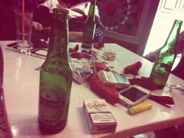 Crisjs23's tweet photo. Pues parece que se ha alargado el dia jajaja @ki_valdes @antonio_3588 @zoriigomez http://t.co/Miihl4GuYN