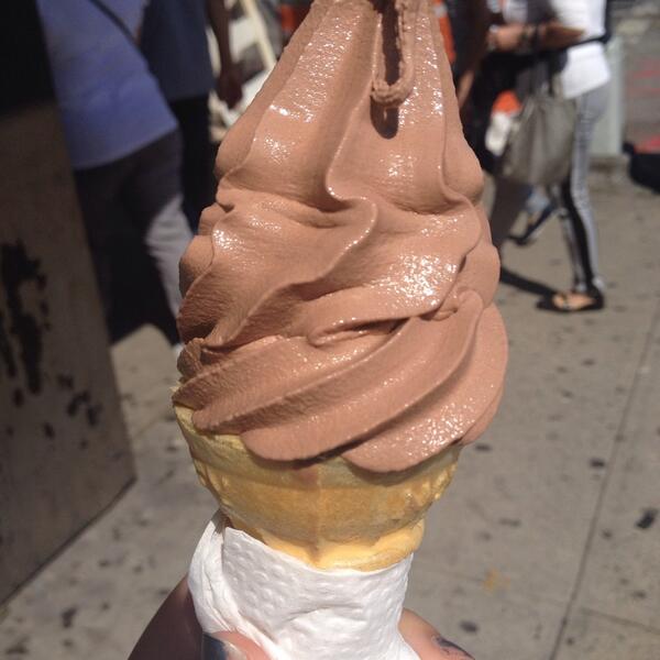 amandayepez's tweet photo. this weekend was a great ice cream weekend. #MrSoftee http://t.co/W0MchEnOWo