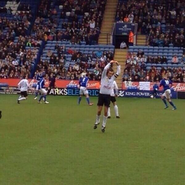 Sebassooo's tweet image. Harry Styles
 
Un jugador de fútbol o una bailarina de ballet  nunca lo sabremos ♡.
