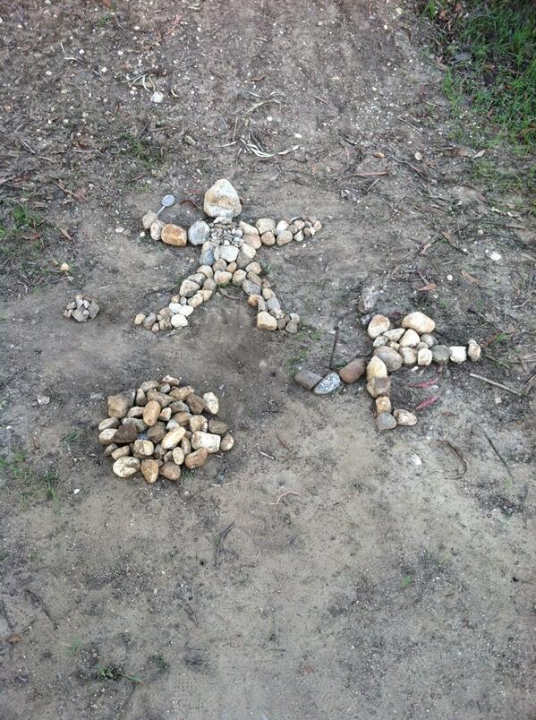 GoldenRose713's tweet photo. @VictoriaJustice me and my boyfriend came across these rocks, left a note and their response is BLAZE IT OK, in rocks http://t.co/Xzk5GoVMxP