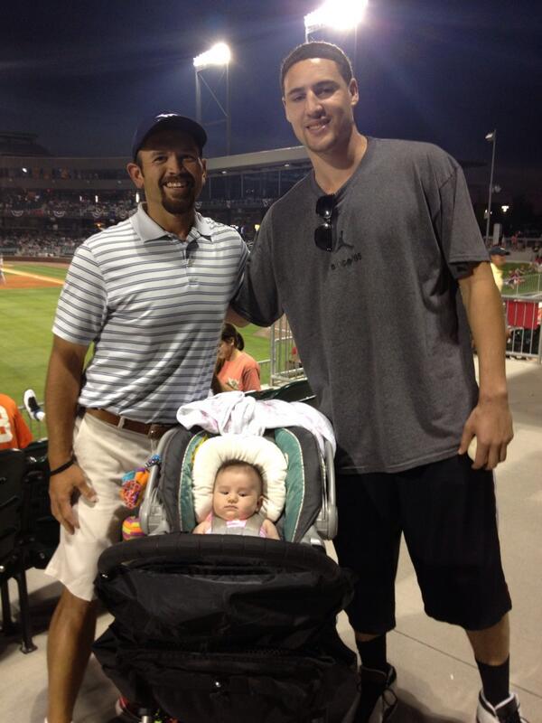 RobbieBlackwell's tweet photo. Finley's first baseball game. TY @KlayThompson! I know you were trying to keep it on the DL. #raining3s #GSWarriors http://t.co/CrXJtU58PC