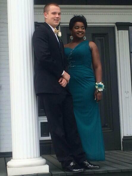 SwirlingLove's tweet photo. #InterracialProm http://t.co/oJ6bhA0Goh