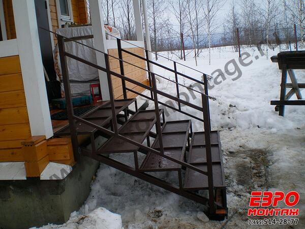 Металлические #ограждения и перила для #лестниц euro-montage.ru/news/metallich…