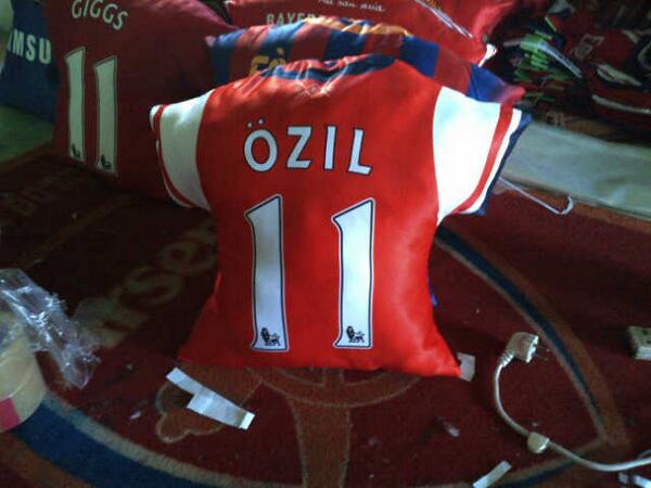 Bantal Import Real Fans only 110rbu Pin :745c644d / 089683261595 #Arsenal #Ozil #Gooners