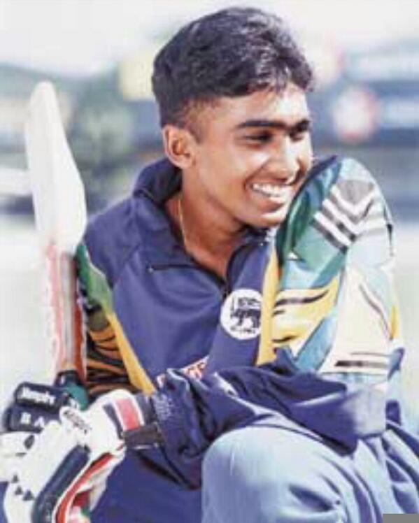 Victory_lk's tweet photo. Many happy returns of the day @MahelaJay 
May all your dreams come true
#Legend #Lka #Cricket http://t.co/n0xs69dbqA