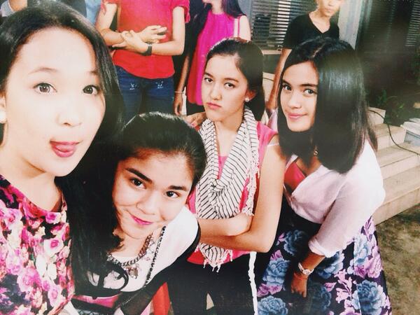 audimarissa_'s tweet photo. the pinkers! #DiamDiamSuka http://t.co/spTV0GqqEU