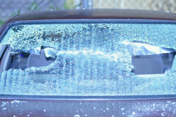 RupertoRuck's tweet photo. @LaurabonnellyV destruyen cristales del carro de uno de los árbitros en higuey @vdilone http://t.co/pEYmzHo571