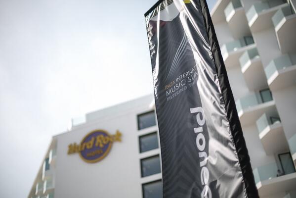 IMSibiza's tweet photo. #VIDEO: Get a 3-day overview of #IMS2014: http://t.co/o3wJ38XTDb #IMSibiza http://t.co/svnnoXu0EO