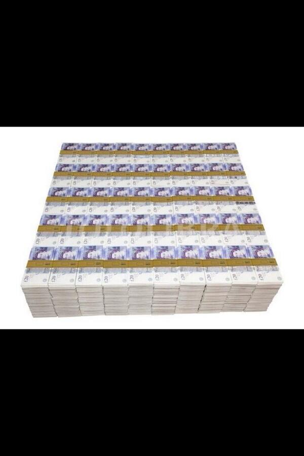 EdexcelNOT_'s tweet image. All the money we&apos;ve got from your retakes #rollinginit