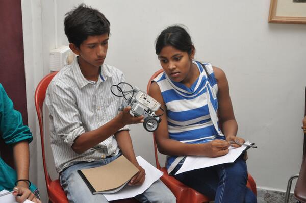 newlightkol's tweet photo. Robotics Workshop at #NewLight with #RoboZone. @urmibasu1 http://t.co/MtLA7rlGf9