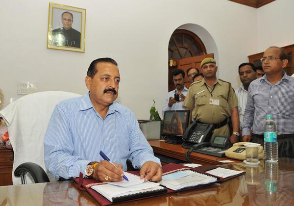 PIB_India's tweet photo. Dr. Jitendra Singh takes charge as the Minister for State for Personnel, Public Grievances &amp; Pensions. http://t.co/jPBBjL95lW