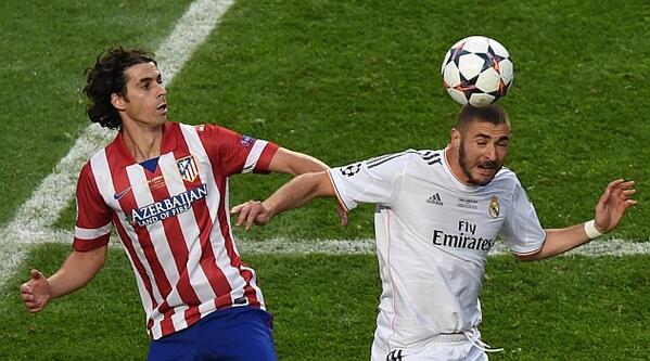 marca's tweet photo. ¿Sabías que Benzema se jugó el Mundial por el Madrid? Un reportaje de @polomarca http://t.co/oZ7rNi6gj8 http://t.co/OZyaliyrqO