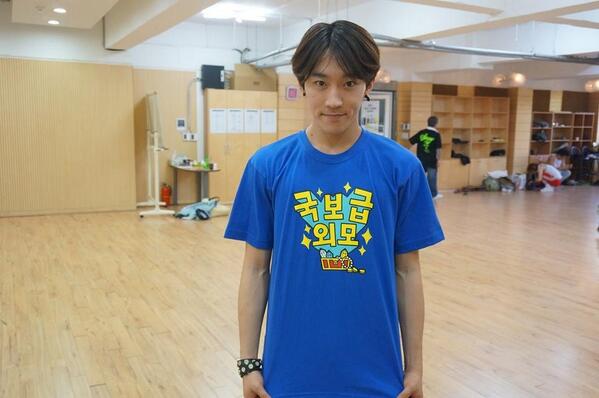 Mnet_Dancing9's tweet photo. [#댄싱9 시즌1 앵콜 갈라쇼! D-2] 커플 셀카에도 아랑곳 않는 국보급 외모의 소유자가 있다는데...시즌1 앵콜갈라쇼에서 이들이 뿜어내는 무한매력을 기대하세요! 댄싱9 시즌2: 6/13일(금) 밤11시 http://t.co/FHttx9cQ38