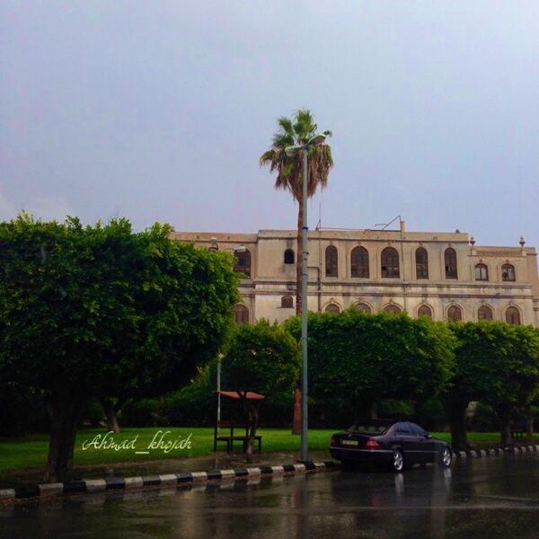 khojah_ahmad's tweet photo. #الطائف_غيمة_ومطر
#تصويري لبيت الكاتب بالطائف
@taif_pc @taif_now @Taif_Infor @waleeeef http://t.co/Y4OREkKl9K