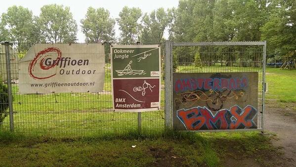 Zo het examen mag beginnen! Mooi weer en een leuke activiteit BMX! Succes Emiel!