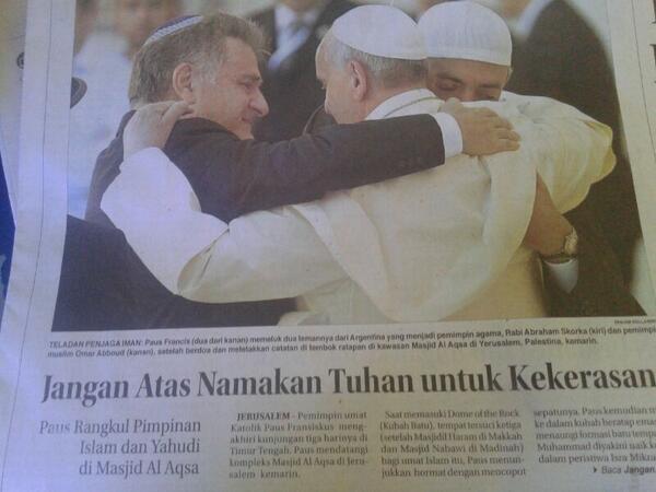 GukSueb's tweet photo. Min @interfaith_mlg, keren. Jangan atas namakan Tuhan untuk kekerasan | via @Msyifa. Cc: @ulil ah #lrespect http://t.co/HKoKik2Xxx